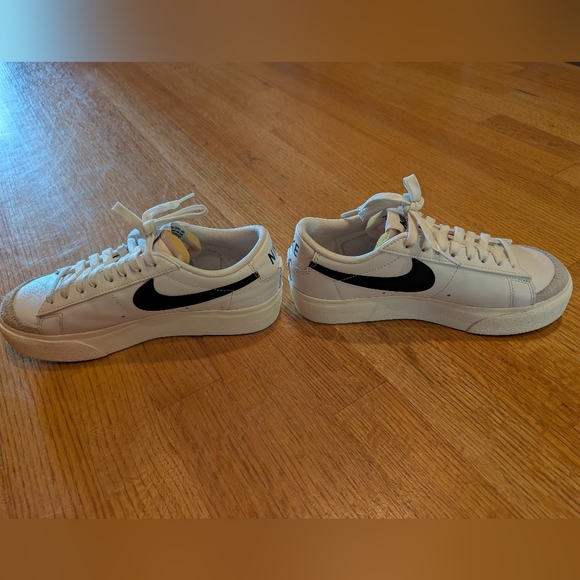 Nike Blazer Low White Sneakers - Picture 5 of 10